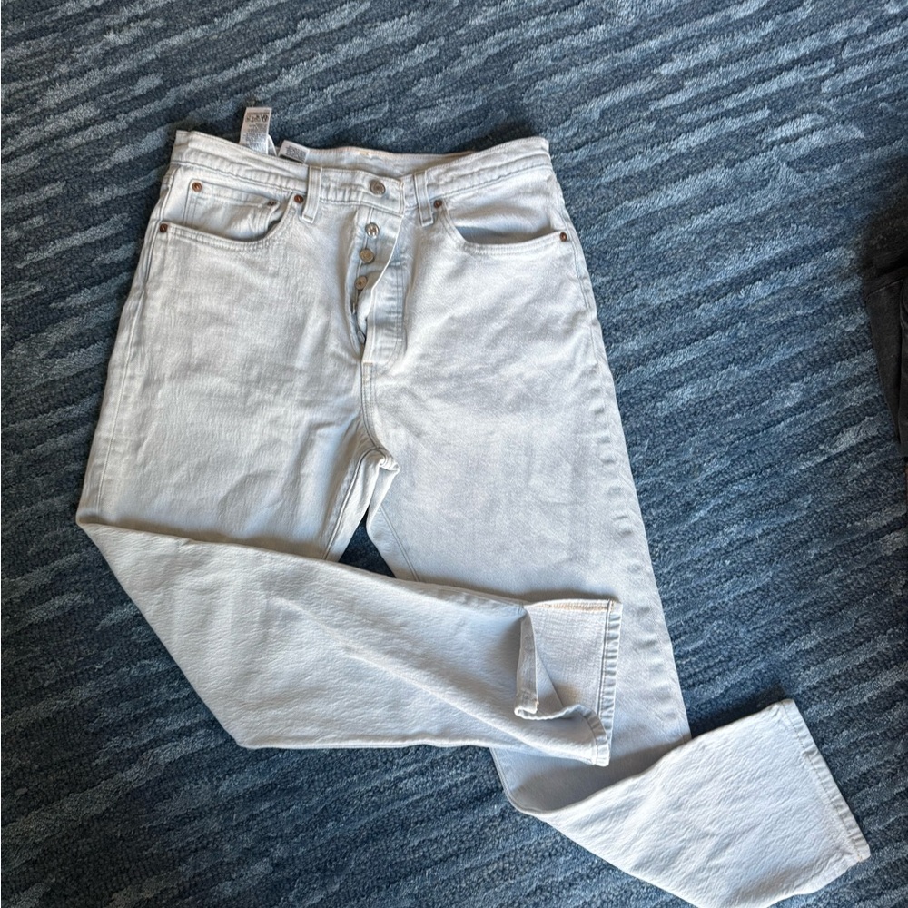 White Denim Levi Jeans
